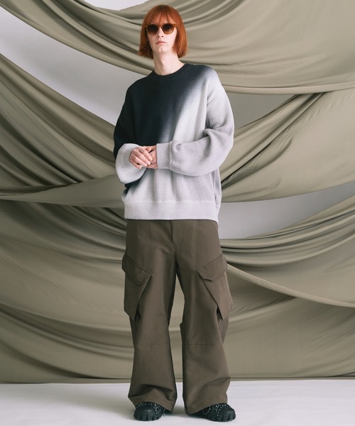 MAISON SPECIAL(メゾンスペシャル)の「《UNISEX》Cotton Bulky Acrylic Blend Prime-Over Gradation Dyeing Knit/コットンバルキーアクリルブレンドグラデーションダイニット【MAISON SPECIAL/メゾンスペシャル】(ニット/セーター・メンズ・ブラック/ブルー・0/1/2)」の3枚目の写真