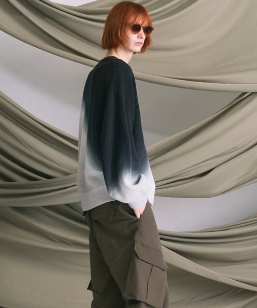 MAISON SPECIAL(メゾンスペシャル)の「《UNISEX》Cotton Bulky Acrylic Blend Prime-Over Gradation Dyeing Knit/コットンバルキーアクリルブレンドグラデーションダイニット【MAISON SPECIAL/メゾンスペシャル】(ニット/セーター・メンズ・ブラック/ブルー・0/1/2)」の11枚目の写真
