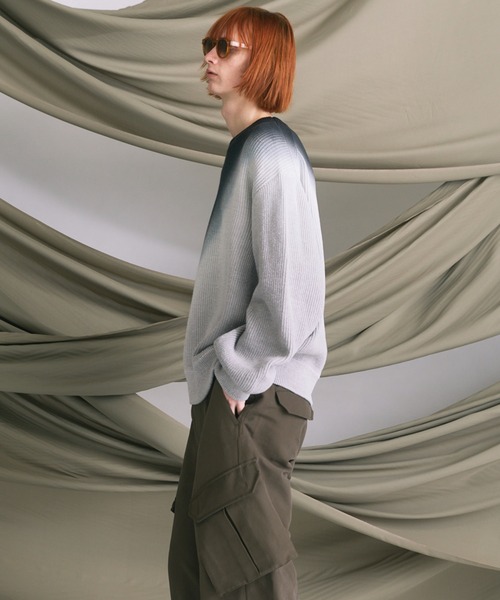 MAISON SPECIAL(メゾンスペシャル)の「《UNISEX》Cotton Bulky Acrylic Blend Prime-Over Gradation Dyeing Knit/コットンバルキーアクリルブレンドグラデーションダイニット【MAISON SPECIAL/メゾンスペシャル】(ニット/セーター・メンズ・ブラック/ブルー・0/1/2)」の10枚目の写真