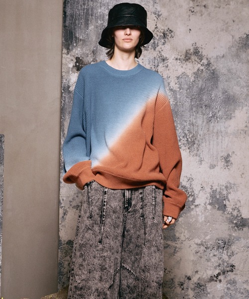 MAISON SPECIAL(メゾンスペシャル)の「《UNISEX》Cotton Bulky Acrylic Blend Prime-Over Gradation Dyeing Knit/コットンバルキーアクリルブレンドグラデーションダイニット【MAISON SPECIAL/メゾンスペシャル】(ニット/セーター・メンズ・ブラック/ブルー・0/1/2)」の13枚目の写真