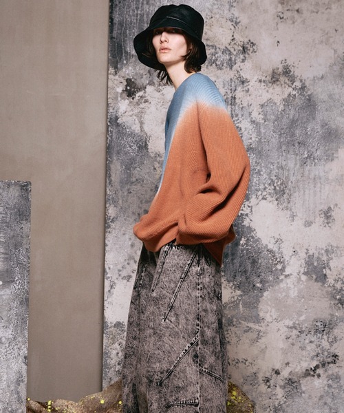 MAISON SPECIAL(メゾンスペシャル)の「《UNISEX》Cotton Bulky Acrylic Blend Prime-Over Gradation Dyeing Knit/コットンバルキーアクリルブレンドグラデーションダイニット【MAISON SPECIAL/メゾンスペシャル】(ニット/セーター・メンズ・ブラック/ブルー・0/1/2)」の14枚目の写真