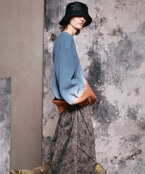 MAISON SPECIAL(メゾンスペシャル)の「《UNISEX》Cotton Bulky Acrylic Blend Prime-Over Gradation Dyeing Knit/コットンバルキーアクリルブレンドグラデーションダイニット【MAISON SPECIAL/メゾンスペシャル】(ニット/セーター・メンズ・ブラック/ブルー・0/1/2)」の15枚目の写真