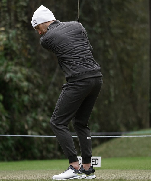 JOKER（ジョーカー）の「【DIVINER GOLF】中綿キルト切替セットアップ メンズ ゴルフウェア 上下セット ストレッチ ジャケット ジョガーパンツ 裏起毛 冬服（セットアップ・メンズ・チャコール/ブラック・M/L/XL/XXL）」の6枚目の写真