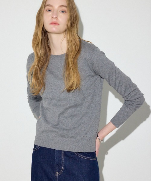 AZUL by moussy(アズールバイマウジー)の「カシミヤミックスクルーネックニット(ニット/セーター・レディース・ライトブルー/ブラック/オフホワイト/杢グレー/ライトイエロー・MEDIUM/SMALL)」の4枚目の写真