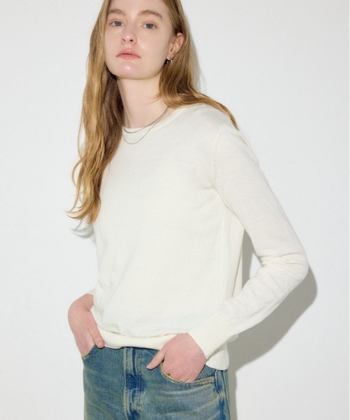 AZUL by moussy(アズールバイマウジー)の「カシミヤミックスクルーネックニット(ニット/セーター・レディース・ライトブルー/ブラック/オフホワイト/杢グレー/ライトイエロー・MEDIUM/SMALL)」の2枚目の写真