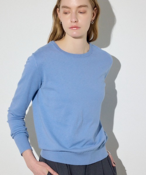 AZUL by moussy(アズールバイマウジー)の「カシミヤミックスクルーネックニット(ニット/セーター・レディース・ライトブルー/ブラック/オフホワイト/杢グレー/ライトイエロー・MEDIUM/SMALL)」の5枚目の写真