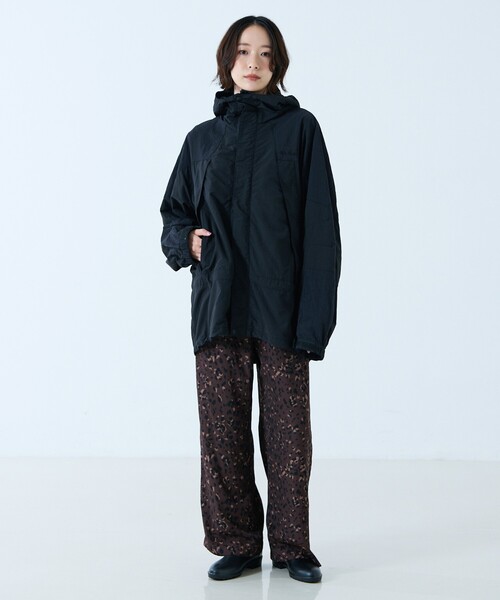 WILD THINGS(ワイルドシングス)の「【WILD THINGS / ワイルドシングス】SUPPLEX MASSIF JACKET / サプレックス マシーフジャケット / マウンテンパーカー(ブルゾン・レディース・ベージュ/ブルー/ブラック・フリー)」の7枚目の写真