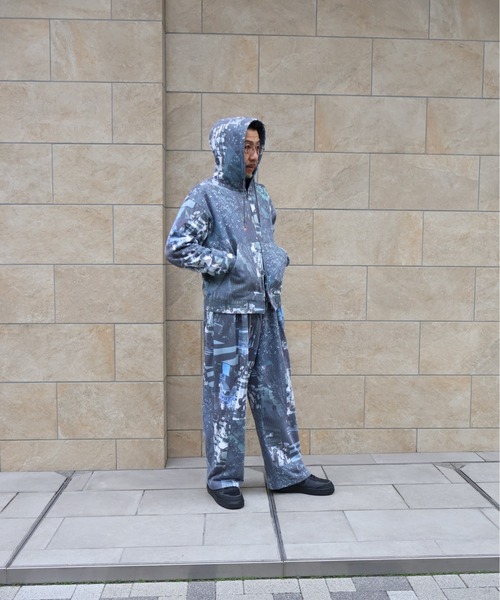 many men many mind（メニーメンメニーマインド）の「MANYMENMANYMINDS / グラフィックZIPパーカー（パーカー・メンズ・ベージュ/グリーン/ブラウン・LARGE/X-LARGE/MEDIUM）」の5枚目の写真