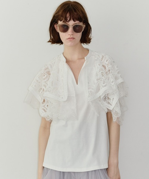 LA BELLE ETUDE(ラベルエチュード)の「【TEN by LA BELLE ETUDE】モチーフレースカラースキッパートップス(Tシャツ/カットソー・レディース・その他/ブラック/ホワイト・FREE)」の1枚目の写真