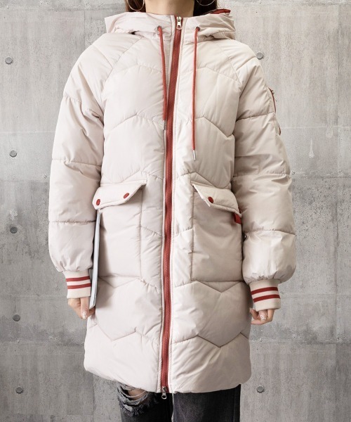 Miniministore(ミニミニストア)の「フード付きロングダウンコート中綿アウター(その他アウター・レディース・イエロー/ラベンダー/ダークブルー/アイボリー/ブラック/ワインレッド/ライトグリーン・FREE)」の10枚目の写真