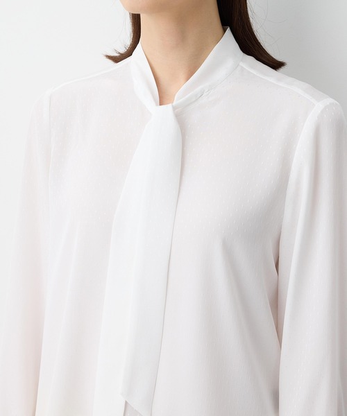 A/C DESIGN BY ALPHA CUBIC(エーシーデザインバイアルファキュービック)の「ドットボウタイブラス【ファーストライン】(シャツ/ブラウス・レディース・ネイビー/オフホワイト・9号/11号/13号)」の11枚目の写真