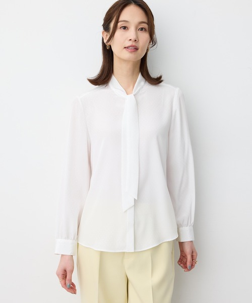 A/C DESIGN BY ALPHA CUBIC(エーシーデザインバイアルファキュービック)の「ドットボウタイブラス【ファーストライン】(シャツ/ブラウス・レディース・ネイビー/オフホワイト・9号/11号/13号)」の5枚目の写真