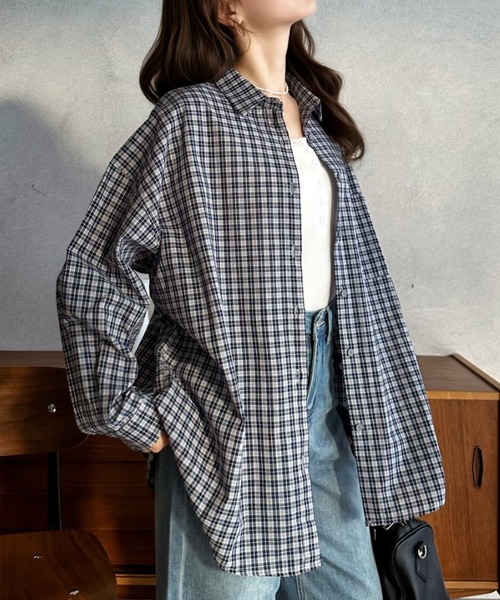 Eclat one（エクラワン）の「【Eclat one】ルーズフィット ドロップショルダー チェック シャツ（シャツ/ブラウス・レディース・ネイビー/パープル/ブルー・FREE）」の2枚目の写真