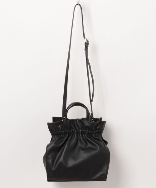 inter-chaussures（インターショシュール）の「【RIPANI】ソフトギャザー巾着2WAYバッグ(Q66405)（ハンドバッグ・レディース・ブラック・ALL）」の2枚目の写真