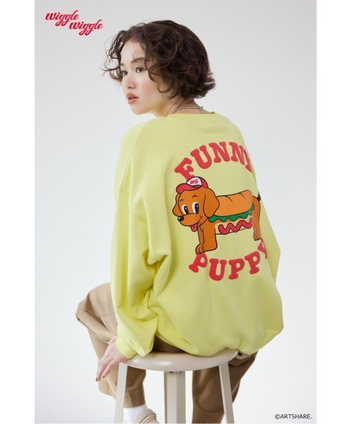 RODEO CROWNS WIDE BOWL(ロデオクラウンズワイドボウル)の「(wiggle wiggle)モチーフスウェットトップス(スウェット・レディース・ブラック/ブルー/オフホワイト/イエロー・FREE)」の1枚目の写真