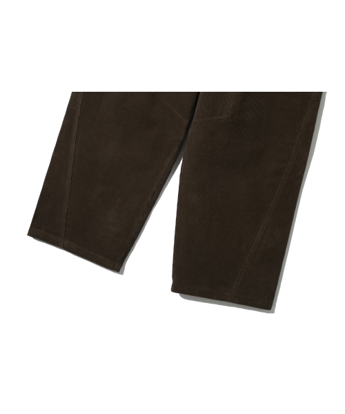 BASEMOMENT（ベースモーメント）の「シンチバックカーブドコーデュロイパンツダークブラウン（その他パンツ・メンズ・その他・MEDIUM/LARGE/X-LARGE）」の12枚目の写真