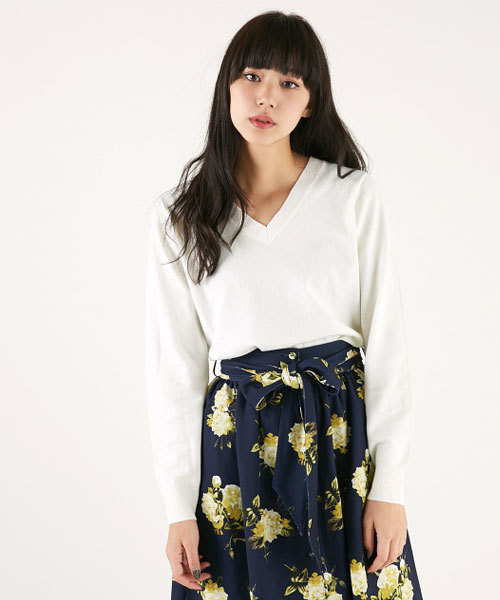 MOUSSY（マウジー）の「BASIC Vneck POK（ニット/セーター・レディース・ブルー/オフホワイト/オレンジ/キャメル/ピンク・FREE）」の2枚目の写真