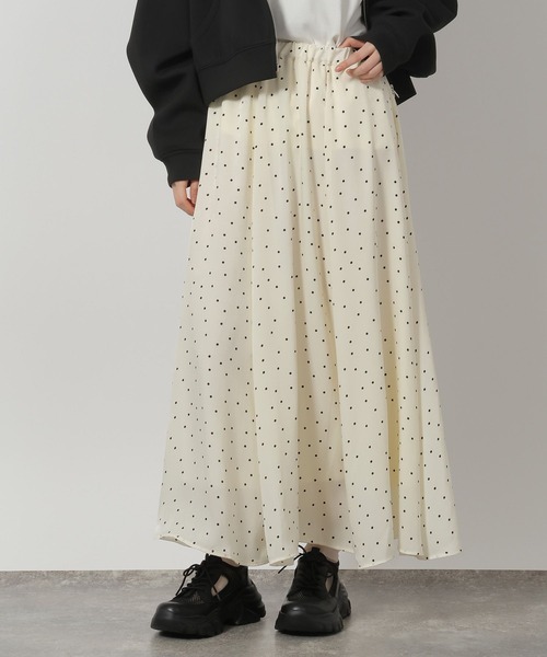 LAKOLE（ラコレ）の「フィブリルフレアスカート / 654268（スカート・レディース・グレー/オフホワイト/ネイビー・LARGE/MEDIUM）」の2枚目の写真