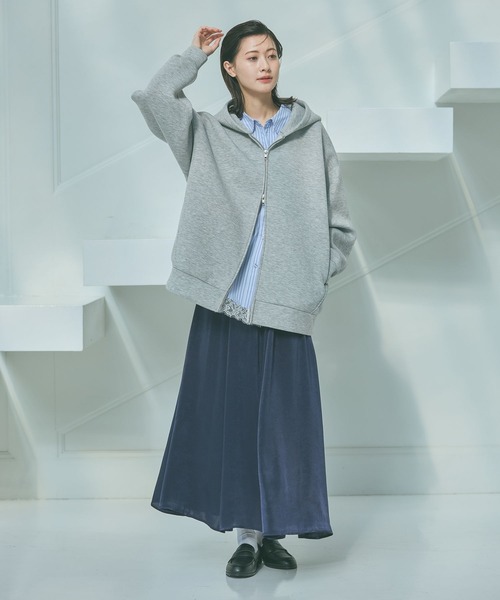 LAKOLE（ラコレ）の「フィブリルフレアスカート / 654268（スカート・レディース・グレー/オフホワイト/ネイビー・LARGE/MEDIUM）」の6枚目の写真