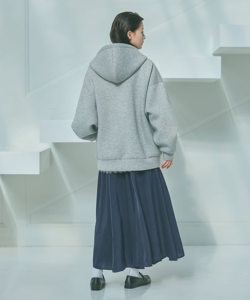 LAKOLE（ラコレ）の「フィブリルフレアスカート / 654268（スカート・レディース・グレー/オフホワイト/ネイビー・LARGE/MEDIUM）」の8枚目の写真