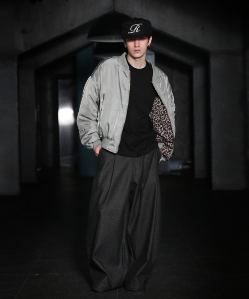 ROCKPSYCHO(ロックサイコ)の「ワイドカーブデニムパンツ(その他パンツ・メンズ・ブラック・MEDIUM/LARGE)」の11枚目の写真