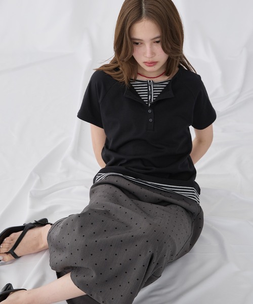 Unblend(アンブレンド)の「【Unblend】フェイクレイヤード アソート ヘンリーネック ラグラン半袖Tシャツ(Tシャツ/カットソー・レディース・オフホワイト/ブラック/ブラウン/チャコール/ネイビー・FREE)」の22枚目の写真