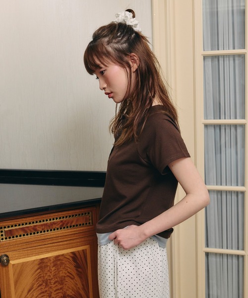 Unblend(アンブレンド)の「【Unblend】フェイクレイヤード アソート ヘンリーネック ラグラン半袖Tシャツ(Tシャツ/カットソー・レディース・オフホワイト/ブラック/ブラウン/チャコール/ネイビー・FREE)」の18枚目の写真
