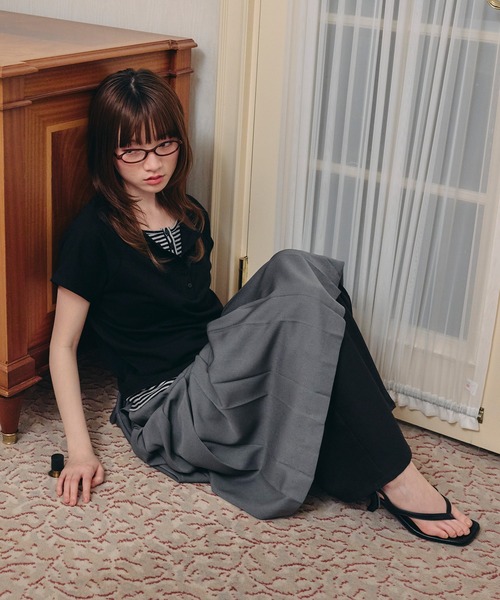 Unblend(アンブレンド)の「【Unblend】フェイクレイヤード アソート ヘンリーネック ラグラン半袖Tシャツ(Tシャツ/カットソー・レディース・オフホワイト/ブラック/ブラウン/チャコール/ネイビー・FREE)」の10枚目の写真