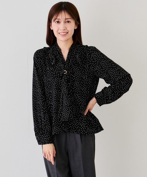 Jayro(ジャイロ)の「スカーフリング付きフリルタイブラウス(シャツ/ブラウス・レディース・ブラック系その他/ホワイト系その他2/ホワイト/ベージュ/ネイビー・M)」の12枚目の写真