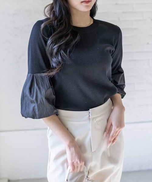 CLEAR BASIC（クリアベーシック）の「袖バルーン切替6分袖ニットトップス[大人 フェミニン 上品 オフィスカジュアル]（ニット/セーター・レディース・ブラック/アイボリー/グレー・F）」の2枚目の写真