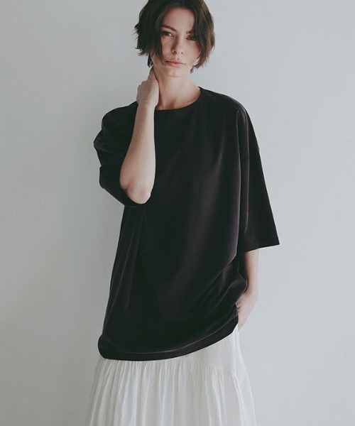 ETRE TOKYO（エトレトウキョウ）の「【先行予約限定 10%OFF】キュプラジャージオーバーサイズTee（Tシャツ/カットソー・レディース・ブラック/ホワイト/ブラウン・FREE）」の3枚目の写真