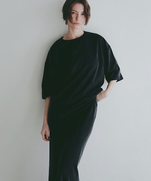 ETRE TOKYO（エトレトウキョウ）の「【先行予約限定 10%OFF】キュプラジャージオーバーサイズTee（Tシャツ/カットソー・レディース・ブラック/ホワイト/ブラウン・FREE）」の2枚目の写真