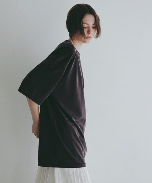 ETRE TOKYO（エトレトウキョウ）の「【先行予約限定 10%OFF】キュプラジャージオーバーサイズTee（Tシャツ/カットソー・レディース・ブラック/ホワイト/ブラウン・FREE）」の6枚目の写真