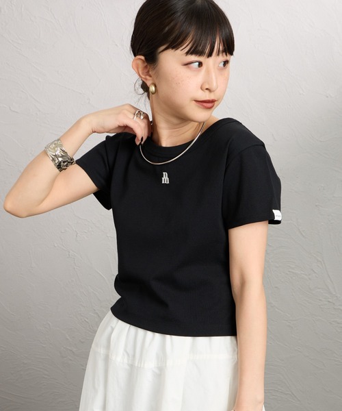 JEANS FACTORY （ジーンズファクトリー）の「[nenom/ネノム] ワンポイントロゴ刺繍 ミニTシャツ（Tシャツ/カットソー・レディース・ブラック/チャコールグレー/オフホワイト/ピンク・F）」の20枚目の写真