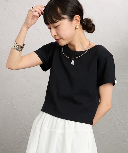 JEANS FACTORY （ジーンズファクトリー）の「[nenom/ネノム] ワンポイントロゴ刺繍 ミニTシャツ（Tシャツ/カットソー・レディース・ブラック/チャコールグレー/オフホワイト/ピンク・F）」の19枚目の写真