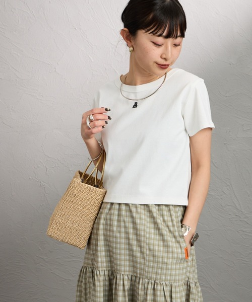 JEANS FACTORY （ジーンズファクトリー）の「[nenom/ネノム] ワンポイントロゴ刺繍 ミニTシャツ（Tシャツ/カットソー・レディース・ブラック/チャコールグレー/オフホワイト/ピンク・F）」の8枚目の写真