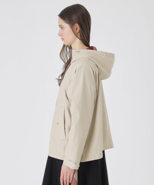 BLUE LABEL CRESTBRIDGE（ブルーレーベルクレストブリッジ）の「【はっ水・防風・花粉・透湿】ケミラマウンテンパーカー（マウンテンパーカー・レディース・ベージュ/ダークネイビー・36/38）」の13枚目の写真