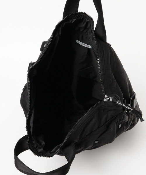 C.P. COMPANY(シーピーカンパニー)の「C.P. Company / Nylon B Tote Bag(ショルダーバッグ・メンズ・ブラック・ONE SIZE)」の6枚目の写真