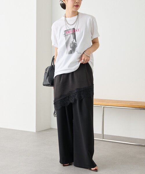 RIVE DROITE（リヴドロワ）の「予約【１枚で着映え】MarilynフォトTee（Tシャツ/カットソー・レディース・チャコールグレー/オフホワイト・FREE）」の4枚目の写真