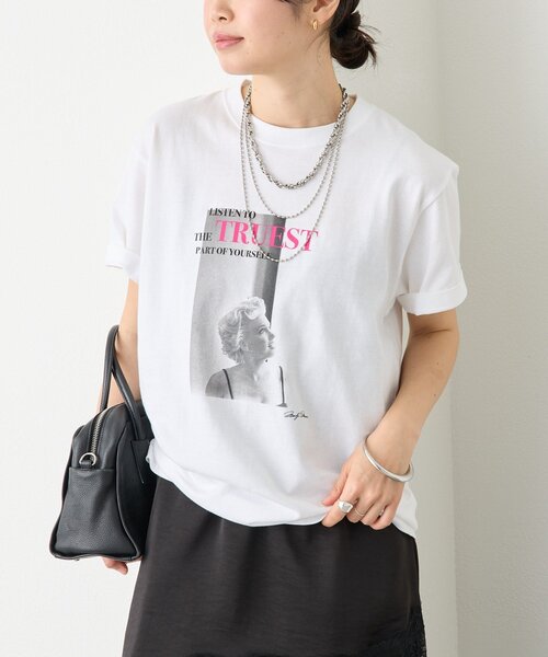 RIVE DROITE（リヴドロワ）の「予約【１枚で着映え】MarilynフォトTee（Tシャツ/カットソー・レディース・チャコールグレー/オフホワイト・FREE）」の7枚目の写真