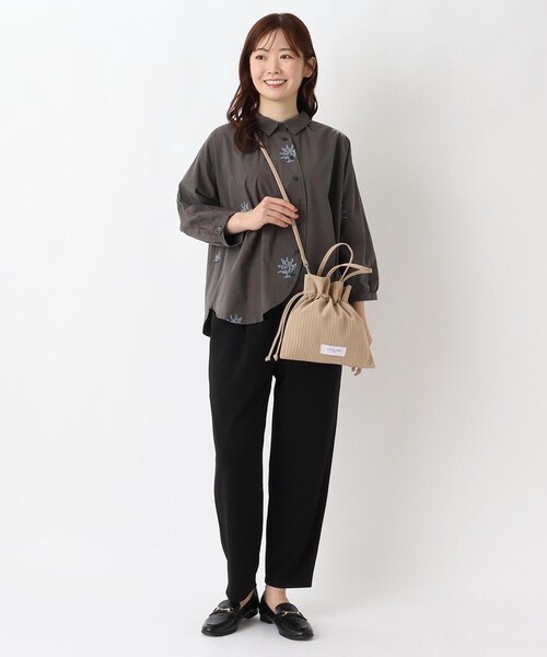 one'sterrace（ワンズテラス）の「JOUET ジョエット 合皮巾着ショルダー（ショルダーバッグ・レディース・ベージュ系8/グレー系4/ブラック系8・99）」の17枚目の写真