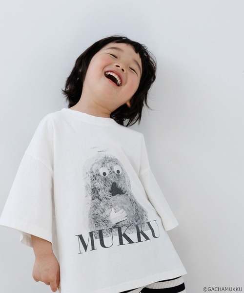 LOWRYS FARM（ローリーズファーム）の「【ガチャピン・ムック】Tシャツ　659267（Tシャツ/カットソー・キッズ・チャコールグレー/オフホワイト・110cm/130cm/150cm）」の2枚目の写真