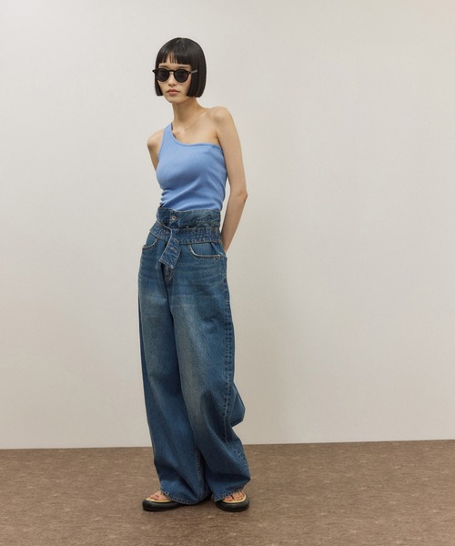 ADAM ET ROPE'（アダムエロペ）の「シルク混ワンショルタンクトップ（タンクトップ・レディース・ブルー系その他4/ブラウン系その他/ブラック・FREE）」の5枚目の写真