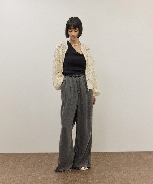 ADAM ET ROPE'（アダムエロペ）の「シルク混ワンショルタンクトップ（タンクトップ・レディース・ブルー系その他4/ブラウン系その他/ブラック・FREE）」の6枚目の写真