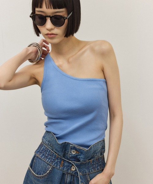 ADAM ET ROPE'（アダムエロペ）の「シルク混ワンショルタンクトップ（タンクトップ・レディース・ブルー系その他4/ブラウン系その他/ブラック・FREE）」の10枚目の写真