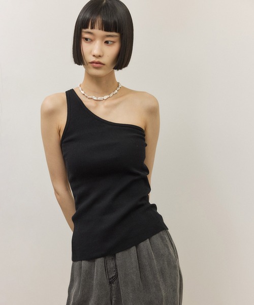 ADAM ET ROPE'（アダムエロペ）の「シルク混ワンショルタンクトップ（タンクトップ・レディース・ブルー系その他4/ブラウン系その他/ブラック・FREE）」の12枚目の写真