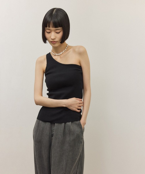 ADAM ET ROPE'（アダムエロペ）の「シルク混ワンショルタンクトップ（タンクトップ・レディース・ブルー系その他4/ブラウン系その他/ブラック・FREE）」の13枚目の写真