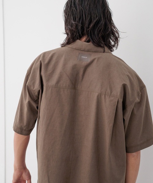 HEREIAM（ヘレイアム）の「【HEREIAM MEN】イージーケア/接触冷感/吸水速乾/テックリネンシャツ（シャツ/ブラウス・メンズ・ブラック/ブラウン/ライトブルー・MEDIUM/LARGE）」の4枚目の写真