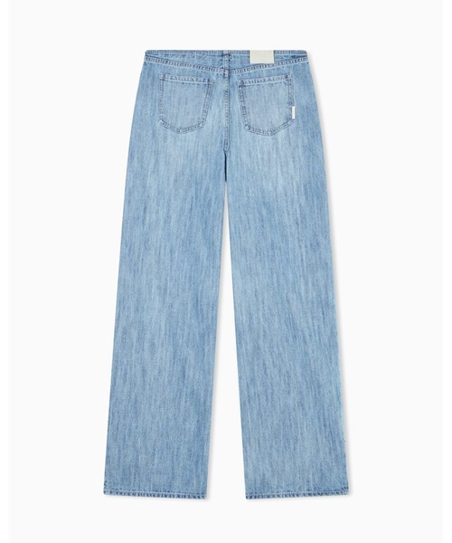 ARMANI EXCHANGE(アルマーニエクスチェンジ)の「【A|X アルマーニ エクスチェンジ】ソリッドスラブコットン ライトブルーデニムパンツ_J79 RAW CUT LOOSE(デニムパンツ・レディース・インディゴブルー・29inch/28inch/27inch/26inch/25inch/24inch)」の2枚目の写真