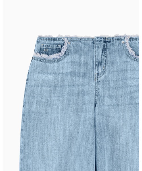 ARMANI EXCHANGE(アルマーニエクスチェンジ)の「【A|X アルマーニ エクスチェンジ】ソリッドスラブコットン ライトブルーデニムパンツ_J79 RAW CUT LOOSE(デニムパンツ・レディース・インディゴブルー・29inch/28inch/27inch/26inch/25inch/24inch)」の4枚目の写真